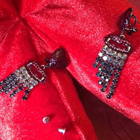 Earrings vampire heart stones dangling Stunning - Picture 3 of 7